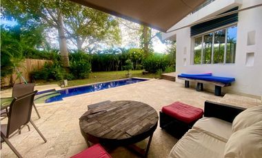 EN VENTA HERMOSA CASA EN CARTAGENA EN CONDOMINIO CON PLAYA PRIVADA