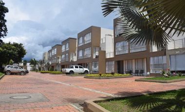 Casa Con Jacuzzi En La Mesa Cundi En Conjunto