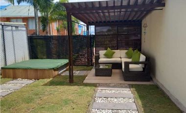 Casa Con Jacuzzi En La Mesa Cundi En Conjunto