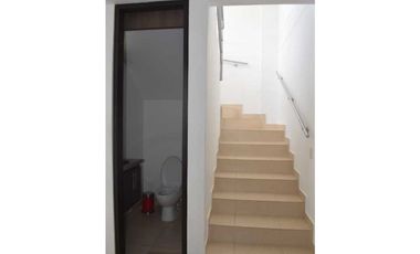 Casa Con Jacuzzi En La Mesa Cundi En Conjunto