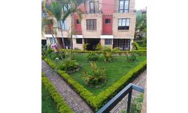 Casa Esquinera En Conjunto Urbano En La Mesa Cundi