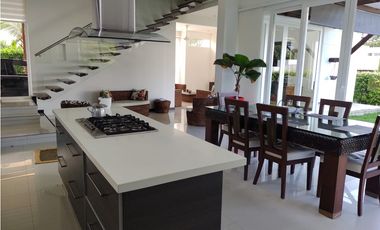 ARRIENDO HERMOSA CASA CONDOMINIO EN RESTREPO META