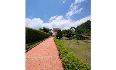 Venta Casa Campestre en Mejor Condominio de La Mesa