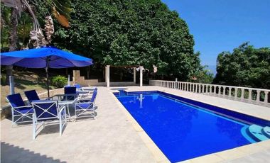 Venta Casa Campestre en Mejor Condominio de La Mesa