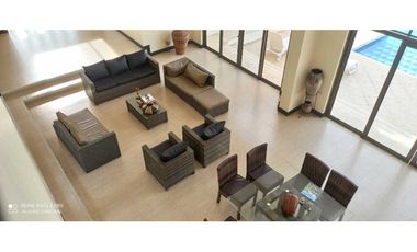 Quinta en Condominio Miralomas con piscina propia en La Mesa