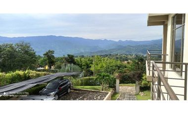 Quinta en Condominio Miralomas con piscina propia en La Mesa