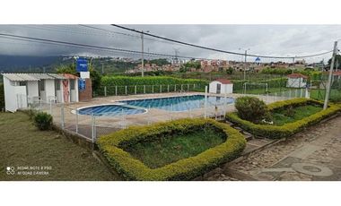 Casa en La Mesa condominio Hato Grande