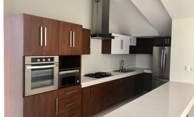 Renta de Casa Amueblada en Country Club Playa Palmas