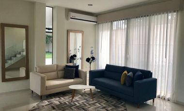 Renta de Casa Amueblada en Country Club Playa Palmas