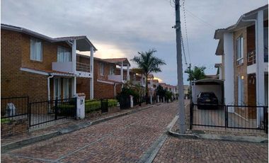 Casa Grande Urbana en La Mesa