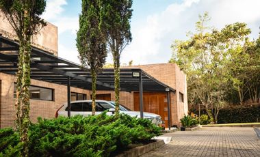 Hermosa casa en el sector del Alto de las Palmas
