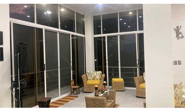 Venta Casa Campestre con piscina propia en La Mesa Cundi