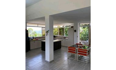 Venta Casa Campestre con piscina propia en La Mesa Cundi