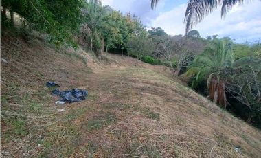 Venta de Lote de Casi Una Hectárea en Condominio en La Mesa Cundi