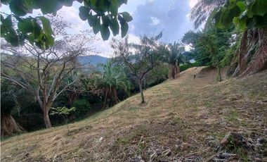 Venta de Lote de Casi Una Hectárea en Condominio en La Mesa Cundi