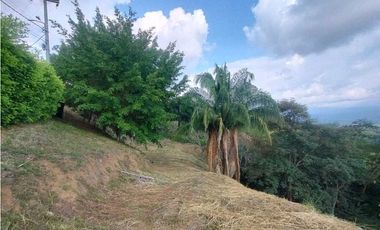 Venta de Lote de Casi Una Hectárea en Condominio en La Mesa Cundi