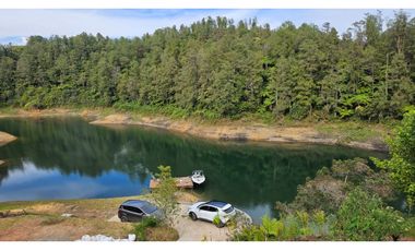 Cabaña doble con vista y acceso al embalse el Peñol vereda el Marial