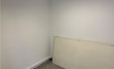 ARRIENDO / ALQUILO ESPACIOS PARA OFICINA/S  BODEGA  EN EL POLO CLUB
