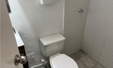 ARRIENDO / ALQUILO ESPACIOS PARA OFICINA/S  BODEGA  EN EL POLO CLUB