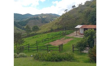 CASA FINCA EN VENTA EL RETIRO