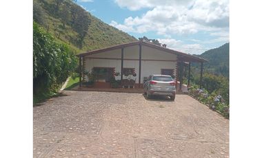 CASA FINCA EN VENTA EL RETIRO