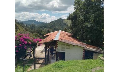 CASA FINCA EN VENTA EL RETIRO