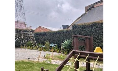 VENDO HERMOSA CASA LOTE EN EL CENTRO DE CAJICA