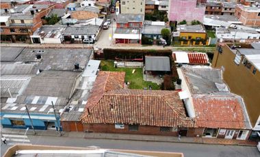 VENDO HERMOSA CASA LOTE EN EL CENTRO DE CAJICA
