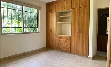 ALQUILER CASA CLAYTON