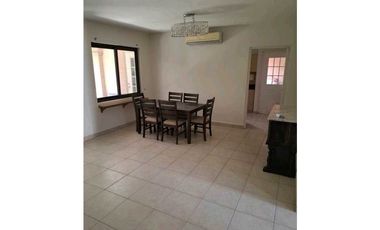 ALQUILO CASA EN VERSALLES l