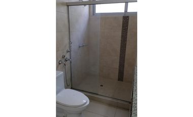 Venta, 3 habitaciones en edificio El Tamarindo, Altos del Golf