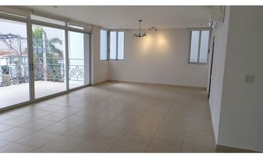 Venta, 3 habitaciones en edificio El Tamarindo, Altos del Golf