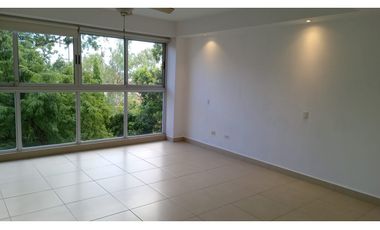 Venta, 3 habitaciones en edificio El Tamarindo, Altos del Golf