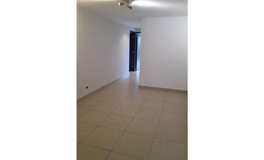 Venta, 3 habitaciones en edificio El Tamarindo, Altos del Golf