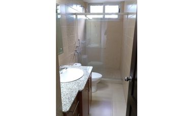 Venta, 3 habitaciones en edificio El Tamarindo, Altos del Golf