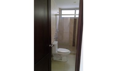 Venta, 3 habitaciones en edificio El Tamarindo, Altos del Golf