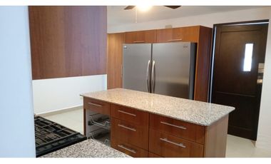 Venta, 3 habitaciones en edificio El Tamarindo, Altos del Golf