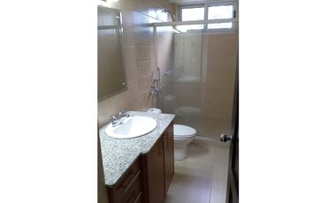 Venta, 3 habitaciones en edificio El Tamarindo, Altos del Golf