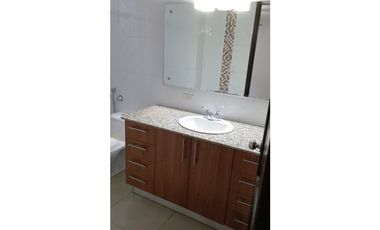 Venta, 3 habitaciones en edificio El Tamarindo, Altos del Golf