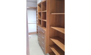 Venta, 3 habitaciones en edificio El Tamarindo, Altos del Golf