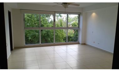 Venta, 3 habitaciones en edificio El Tamarindo, Altos del Golf