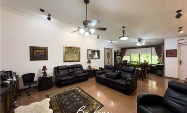 VENDO CASA EN ALTOS DEL GOLF CON PISCINA PRIVADA (2)