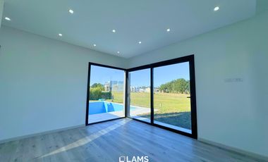 Casa 4 ambientes en Venta en Barrio Privado Rumencó Joven - A estrenar