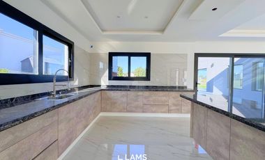 Casa 4 ambientes en Venta en Barrio Privado Rumencó Joven - A estrenar