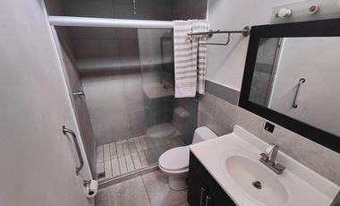 Casa en Venta en Jardines del Bosque Ideal para oficinas o consultorios