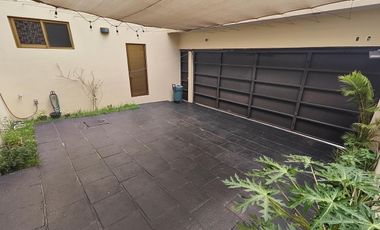 Casa en Venta en Jardines del Bosque Ideal para oficinas o consultorios