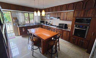 Casa en Venta en Jardines del Bosque Ideal para oficinas o consultorios