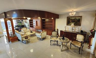 Casa en Venta en Jardines del Bosque Ideal para oficinas o consultorios