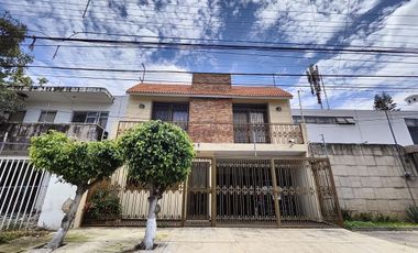 Casa en Venta en Jardines del Bosque Ideal para oficinas o consultorios