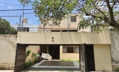 Casa en Venta en Jardines del Bosque Ideal para oficinas o consultorios